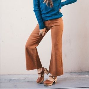 High waisted wide-leg crop jeans